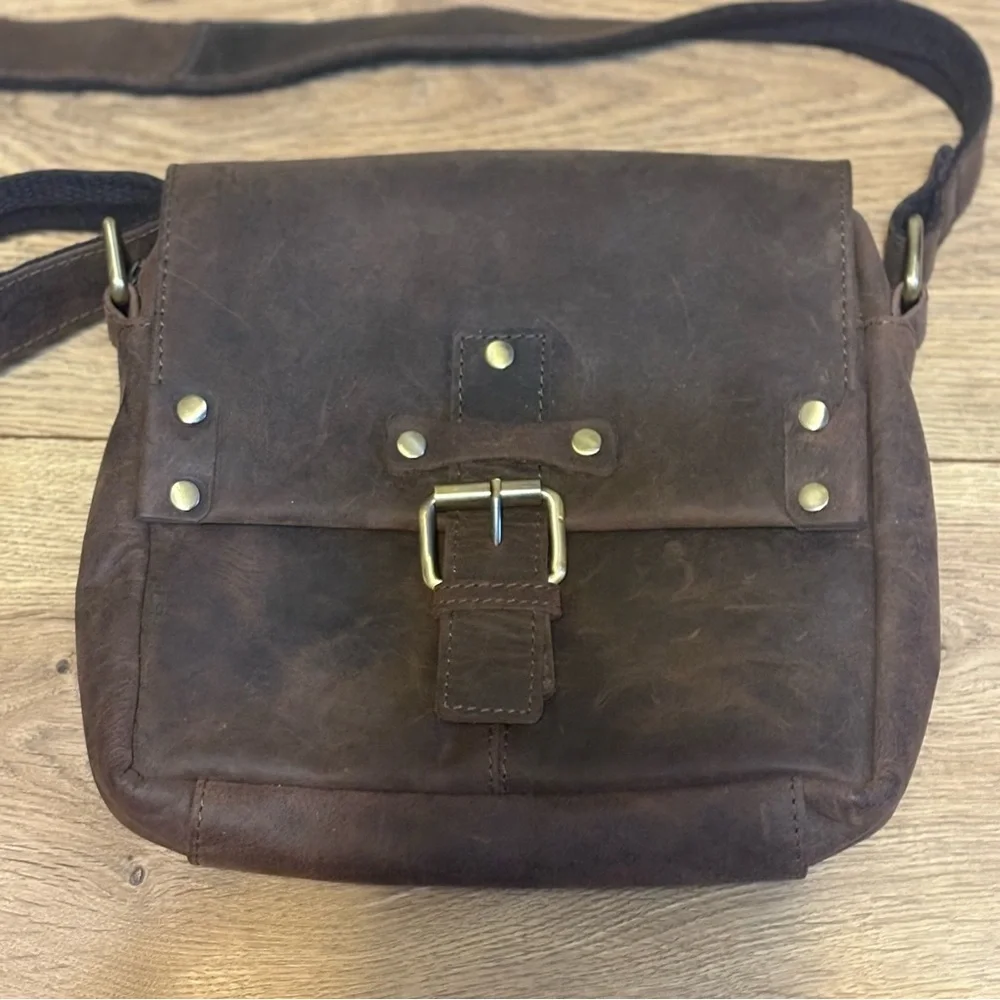 BlackDog Salvage- Brown Leather Crossbody Bag